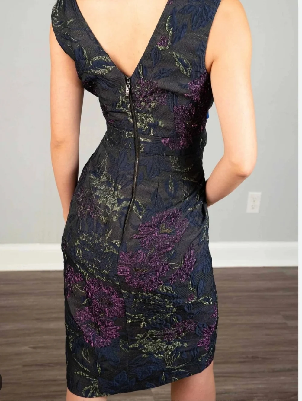 NWT Alberto Makali V-Neck Cocktail Dress embroidered Jacquard Jewel Tone